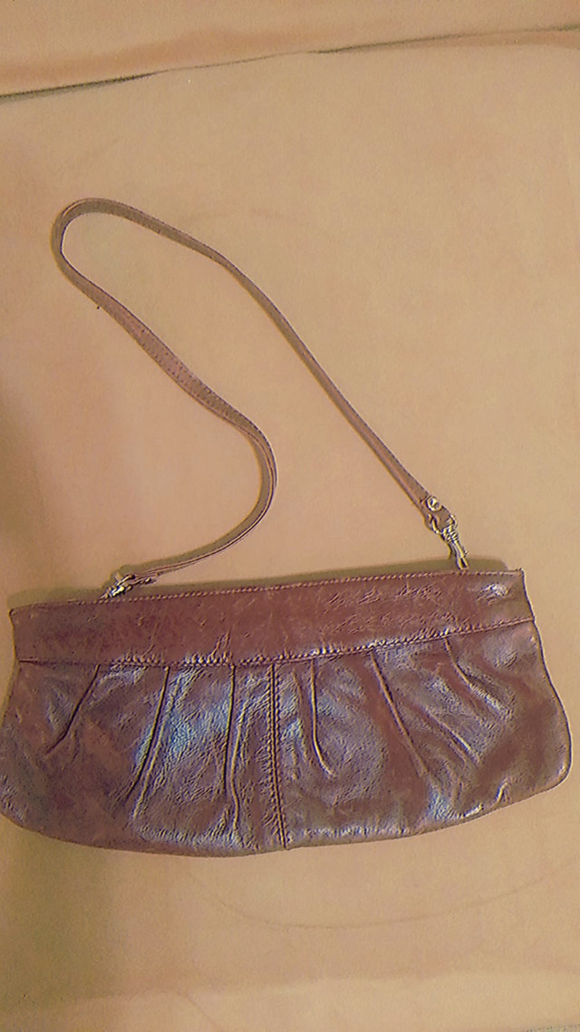 ALDO Hand Bag Leather Clutch in Women's - Bags & Wallets in Ottawa - Image 3