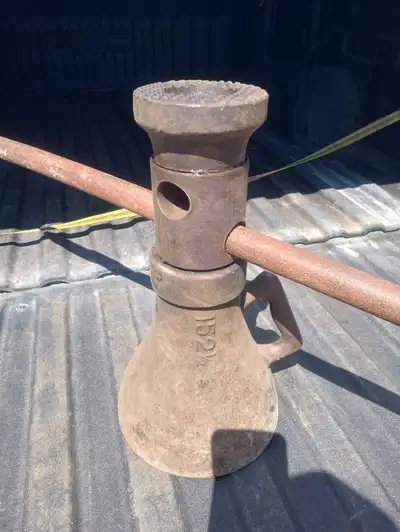 Vintage cast Iron Skrew Jack, View more