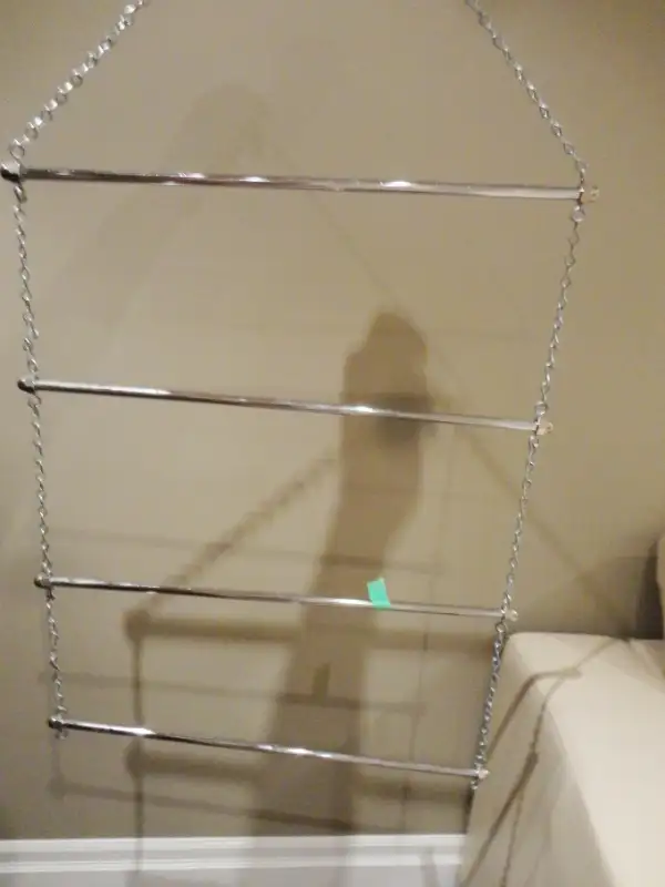 Chrome Steel 4 Rung Hanging Blanket Quilt Ladder Rack in Storage & Organization in Kitchener / Waterloo - Image 4