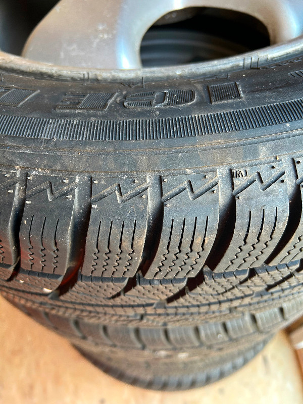 215/60R16 Winter tires in Tires & Rims in Grand Bend - Image 3