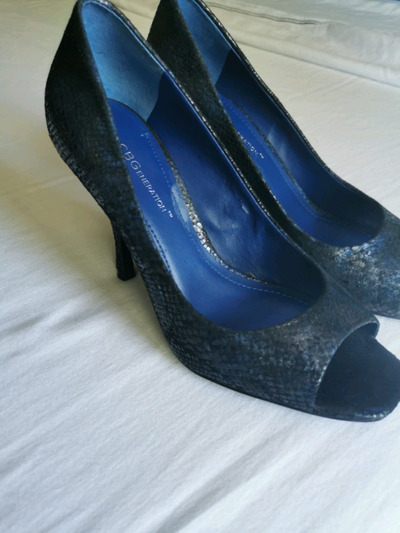 Ladies shoes size 36, View more