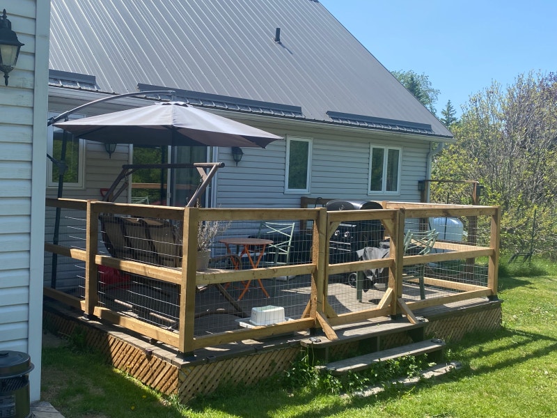 Charming and renovated 2 bedroom bungalow 9 mins from Orleans! Long