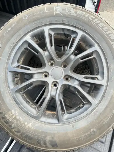 Selling a complete winter set removed from a 2018 Jeep Grand Cherokee. Tire Details • Brand/Model: M...
