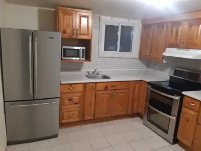 Renovated 2 bedroom Unit