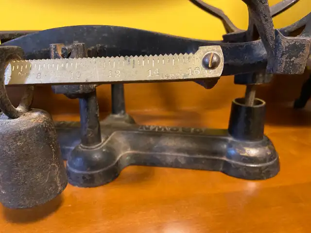 Antique crown cast iron scale in Arts & Collectibles in Oshawa / Durham Region - Image 8