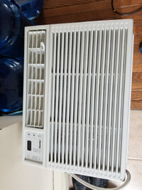 DANBY 19 X 14" AIR CONDITIONER AND REMOTE