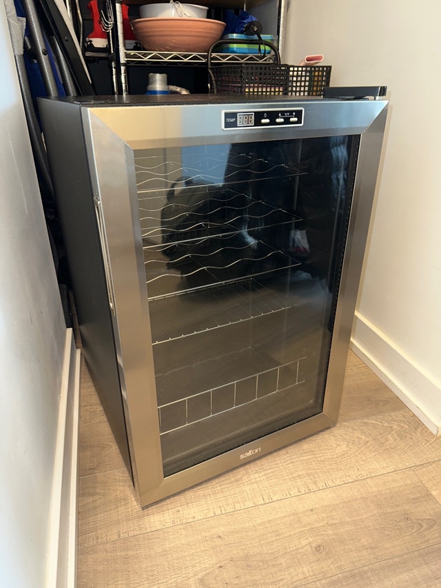 salton mini wine fridge Refrigerators City of Toronto Kijiji