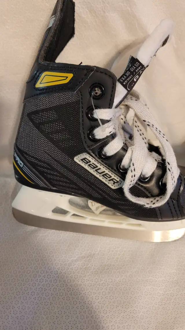 Youth Hockey Skates in Hockey in City of Toronto - Image 8