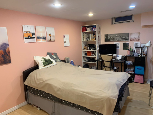 Large Room for rent  in Room Rentals & Roommates in City of Toronto