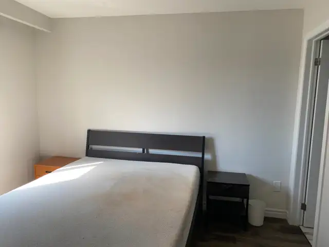 Second-floor master bedroom with private washroom in Room Rentals & Roommates in City of Toronto - Image 3