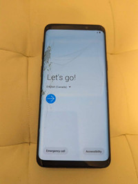Samsung Galaxy S9 cracked screen still visible 