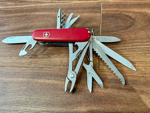 Victorinox Swiss Army knife  in Fishing, Camping & Outdoors in Cole Harbour