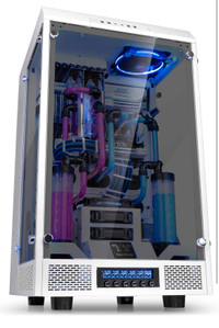Thermaltake Tower 900 Snow Edition Tempered Glass Fully Modular 