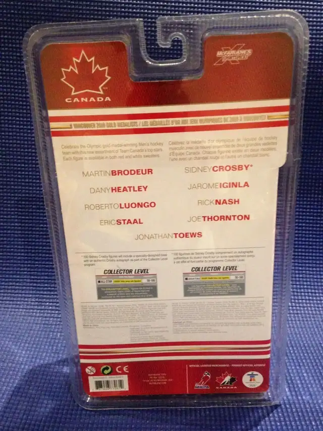Mcfarlane Sidney Crosby Team Canada Autographed Hockey Figure in Arts & Collectibles in Mississauga / Peel Region - Image 8