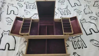 Large comfortable jewelry box.