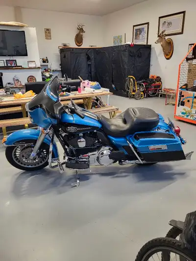2011 Harley Davidson Electra Glide Ultra Classic LOW KMS 35,000kms .. Brand new brakes wheel bearing...