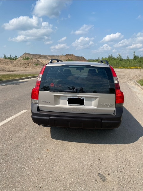 For Sale 2001 Volvo V70 XC AWD in Cars & Trucks in Fort McMurray - Image 3