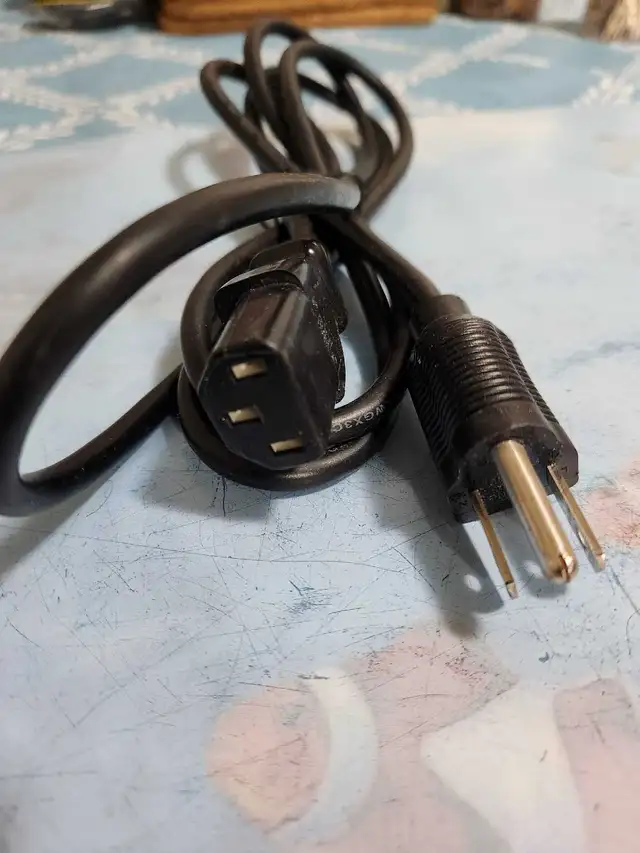 Power Cord in Cables & Connectors in Ottawa - Image 2