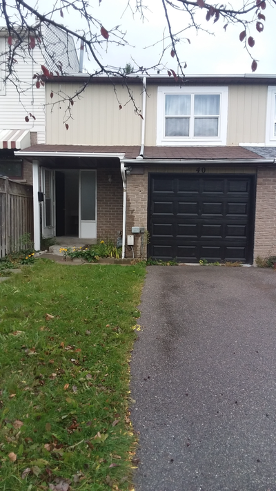 Townhouse Located : Morningside and Sheppard ave e, (40 Scotney gr.) Morningside and Sheppard Ave Ea...