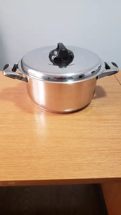 5.6L 18/10 Stainless Steel Stock Pot With Lid, View more