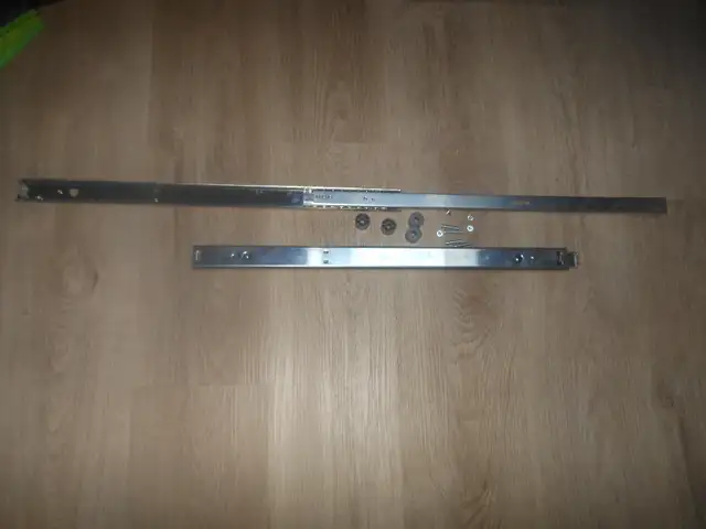 Sliding Door Tracks in Windows, Doors & Trim in City of Montréal - Image 4