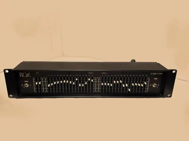 ROSS R31M 30 BAND GRAPHIC EQUALIZER RACKMOUNT. in Pro Audio & Recording Equipment in Mississauga / Peel Region - Image 2