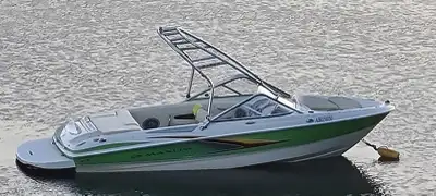 2008 MAXUM 1800 SR3 4.3 MERCRUISER 190 HP 165 Hours. - Wakeboard Tower - Stereo System - Stainless S...