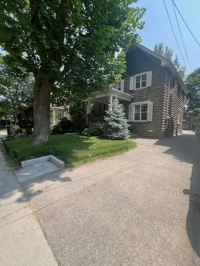 Spacious 3-Bedroom in Triplex with parking and laundry in unit