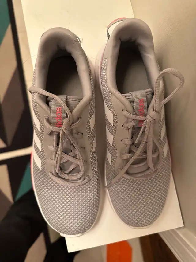 Girls running shoes (Addidas) in Kids & Youth in Oshawa / Durham Region - Image 3