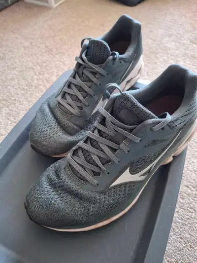 Mizuno Wave Rider 23, View more