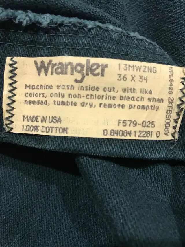 Cowboys Wrangler jeans in Men's in Winnipeg - Image 5