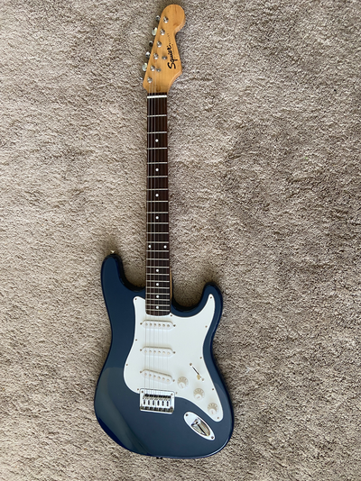 Designed for players seeking an affordable, stylish and versatile instrument, the Bullet Stratocaste...