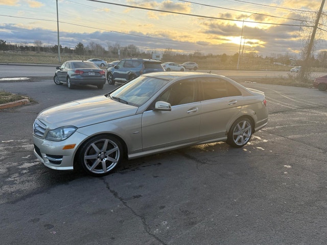 Mercedes-Benz C350 2012 — photo 2