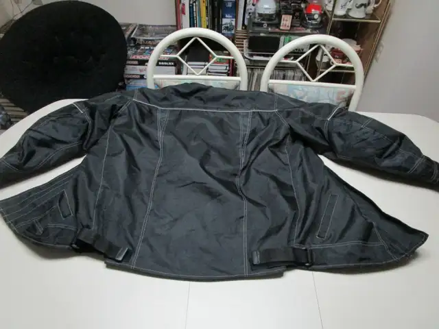 men's Large motorcycle Jacket , fabric ,  Boutique of leather in Men's in Edmonton - Image 6