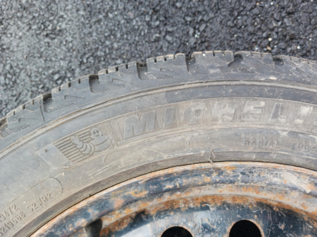 4 Michelin 215 50 R17 winter tires on rims in Tires & Rims in Ottawa - Image 4