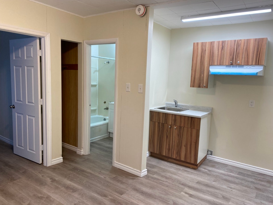 1 Bedroom unit available at $1375 all Included 1