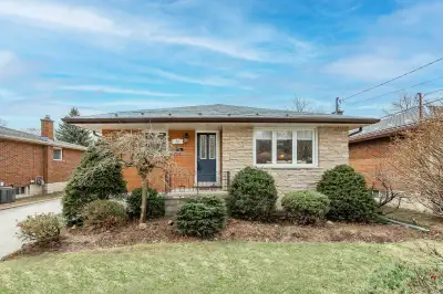 All inclusive 3 bedroom apartment $2650/month. Open house Sunday, June 8th from 12pm - 2pm. Life get...