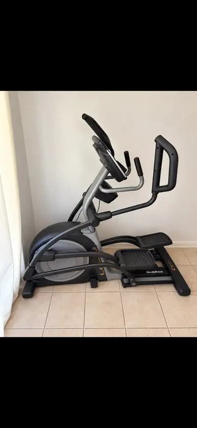 Vélo elliptique NordicTrack C11.7, View more