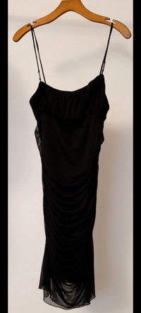 Fitted stretchy black dress