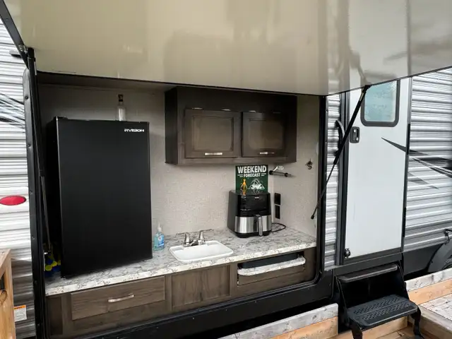 2020 Jayco 32bhds in Travel Trailers & Campers in Bedford - Image 3