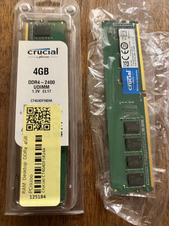 Computer RAM 4GB - DDR4-2400 in System Components in Saskatoon