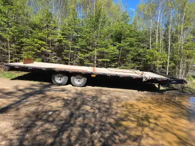 Selling my flat deck trailer 26 foot length 15,000 lb 12000 obo 9028805751 No trades