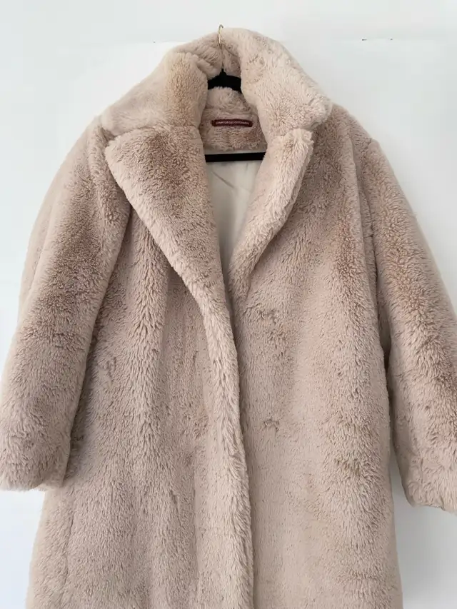 Manteau comptoir des cotonniers s/xs - winter coat in Women's - Tops & Outerwear in City of Montréal - Image 4