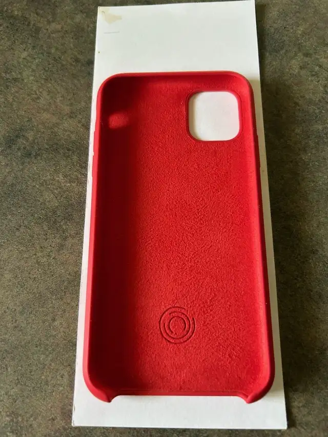 IPHONE 11 Case in Cell Phone Accessories in Hamilton - Image 3
