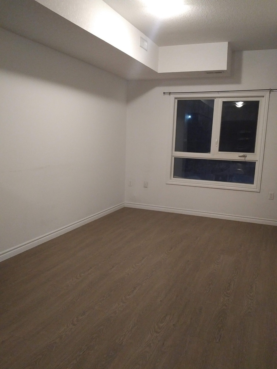 NEWLY RENOVATED 2-BEDROOM TOWNHOUSE–HIGHLAND RD W & IRA NEEDLES 2