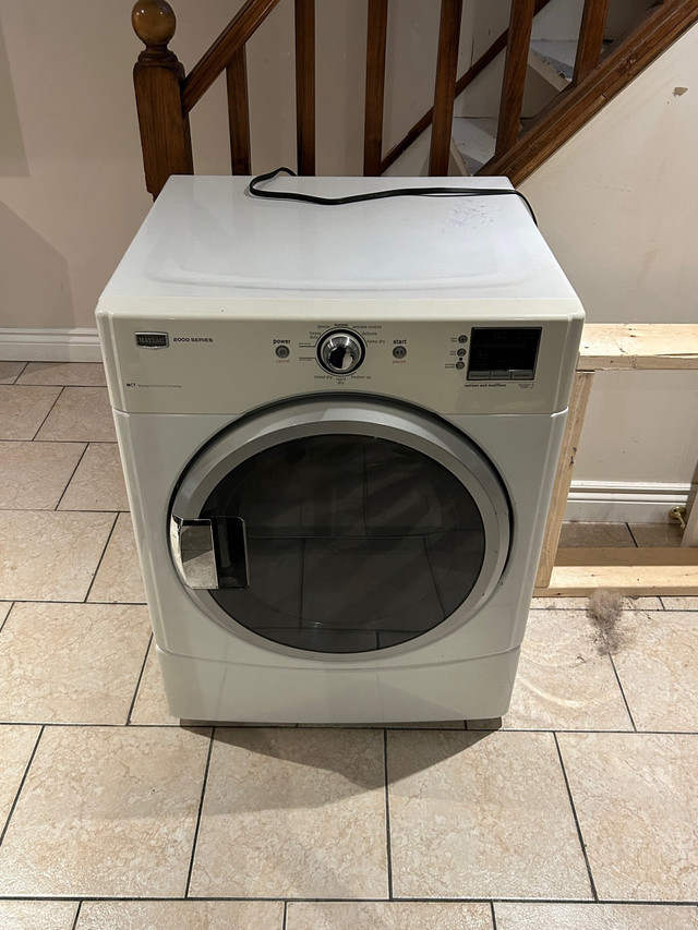 Maytag 2000 series gas dry in Washers & Dryers in Owen Sound