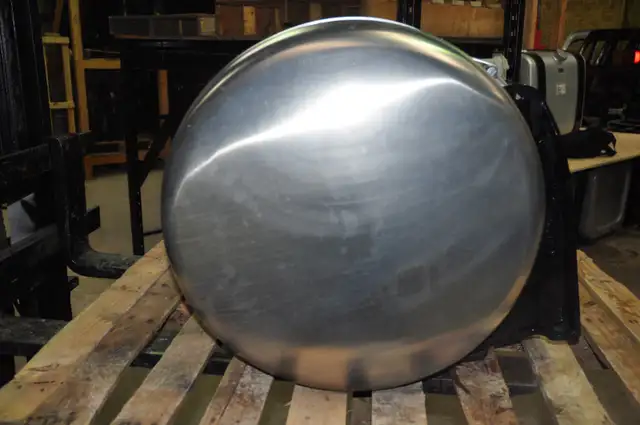 réservoir 50 gallons  aluminium neuf diesel fuel tank peterbilt in Other in Rimouski / Bas-St-Laurent - Image 4