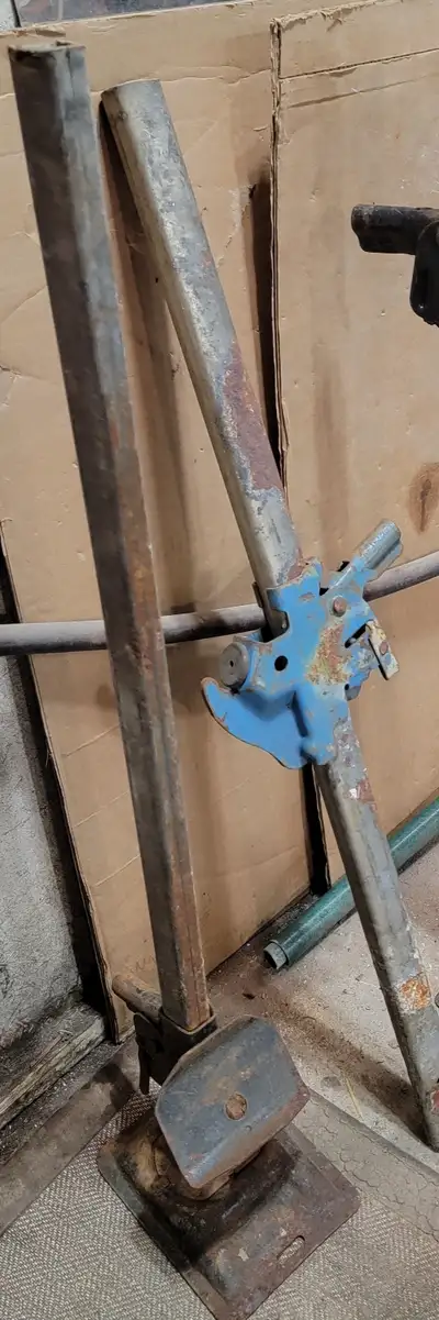 Bumper jacks