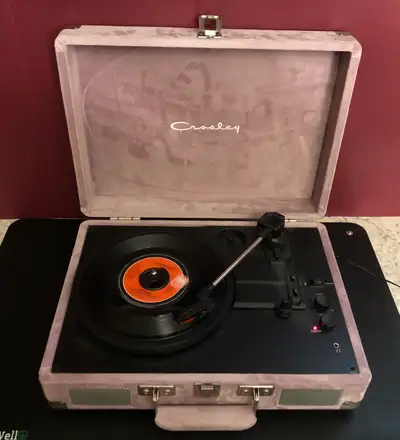 Crosley Cruiser Deluxe Vintage 3-Speed Bluetooth Suitcase Turnta, View more