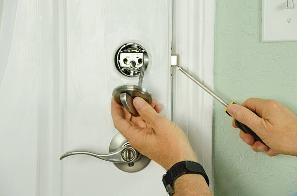 Lock change, Locksmith, Car Keys, Door Repair in Windows & Doors in Barrie